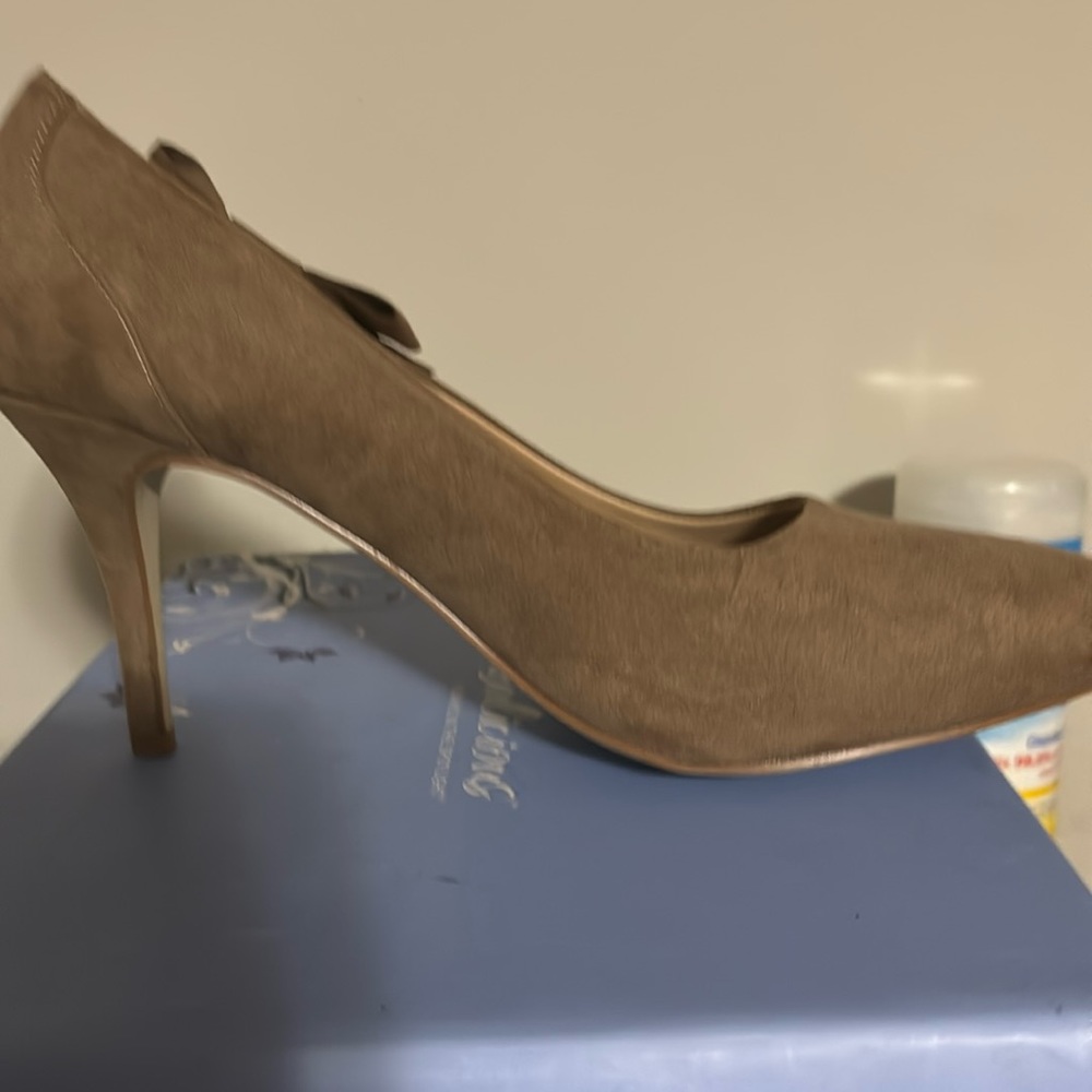 Taupe Pump
